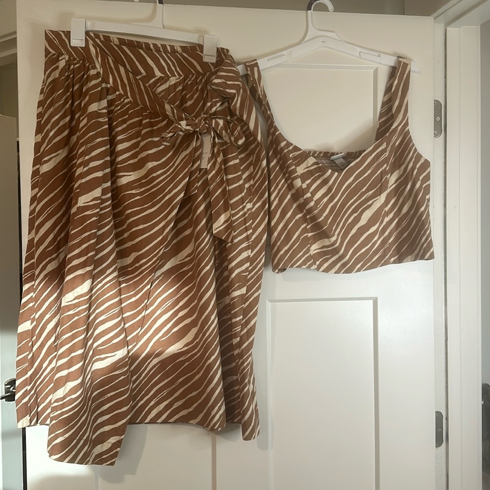 Target a new day matching skirt set. Never wore.